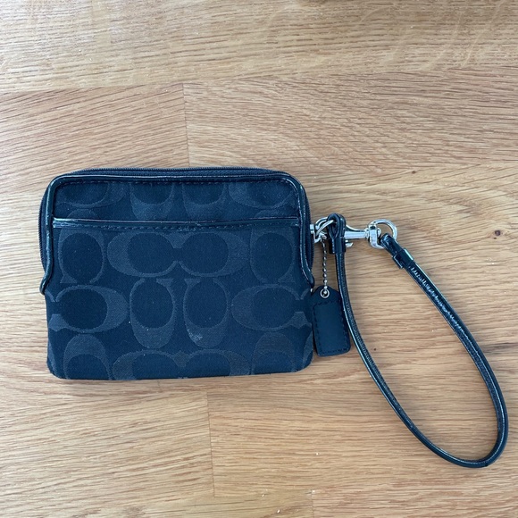 Coach wristlet - Picture 2 of 6
